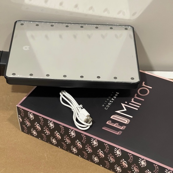 WITHOUT Contrast LED Mirror - Picture 4 of 7